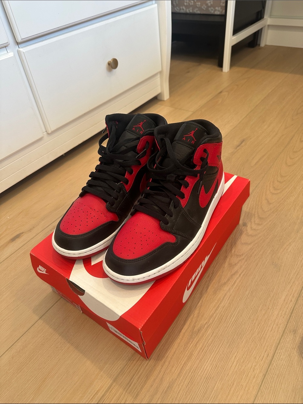 Nike Air Jordan 1 Mid Sneakers - Black & Red